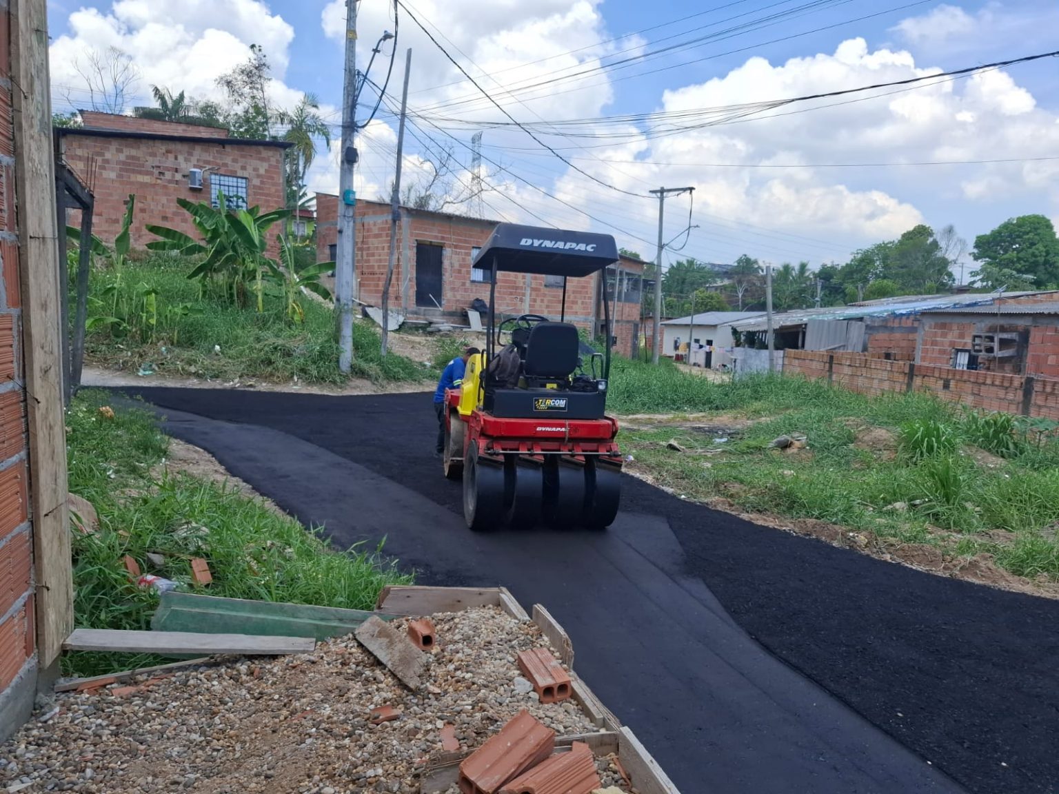 Recuperação asfáltica da rua Lima em Manaus é concluída e melhora circulação no bairro