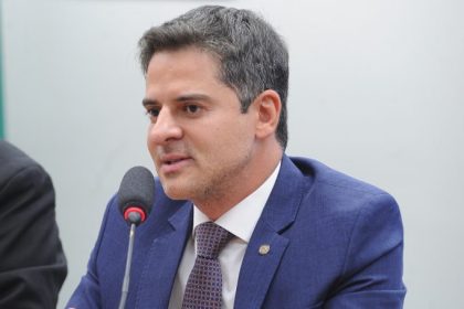 Projeto de lei estabelece classificação indicativa obrigatória para animações infantis em TV, cinema e plataformas digitais
