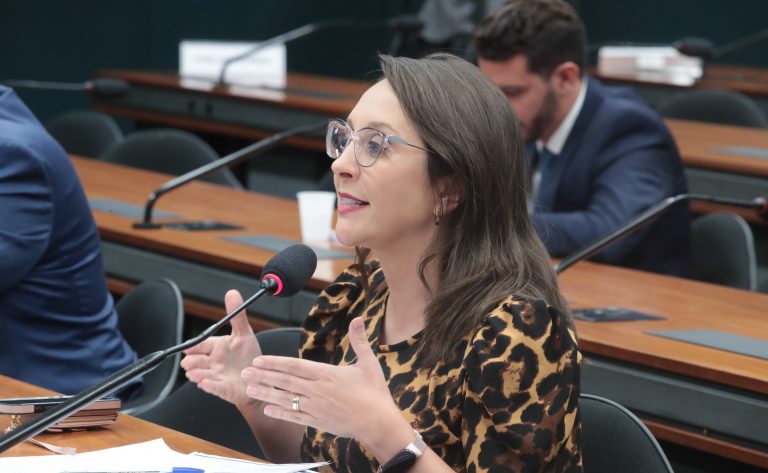 Projeto de lei define condições e benefícios para cooperados na assistência domiciliar à saúde