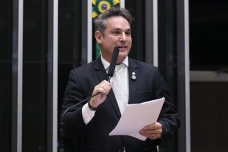 Eleições 2026 confirmam 23 deputados federais eleitos para outros cargos e desdobramentos regionais