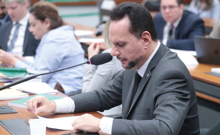 Comissão da Câmara aprova proposta da Política Nacional de Estímulo à Geração de Emprego e Renda com regras sobre incentivos fiscais
