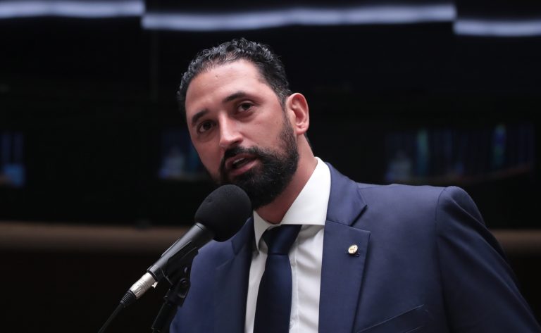Projeto de Lei 2322/26 propõe impedir acesso a incentivos federais por condenados por invasão de propriedades rurais