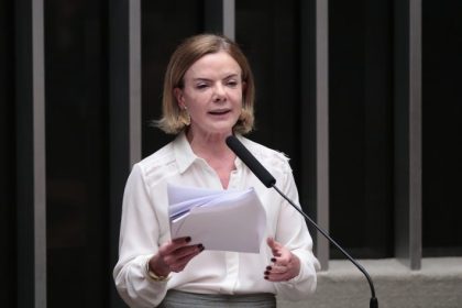 Projeto criminaliza divulgação de maus-tratos a animais na internet e impõe dever de remoção por plataformas