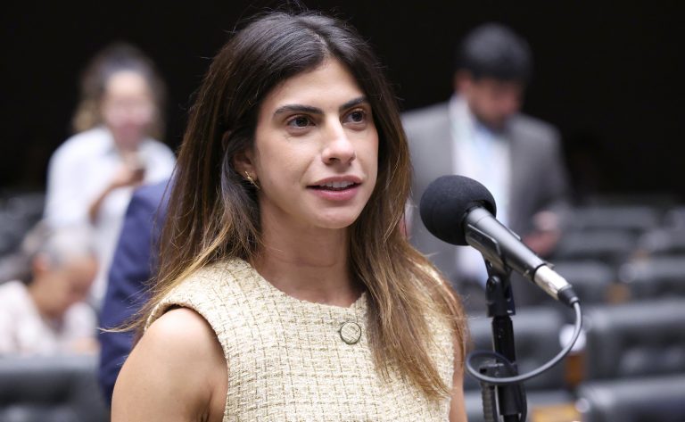 Câmara analisa projeto que autoriza intimação eletrônica de devedores de pensão alimentícia para localizar ocultação