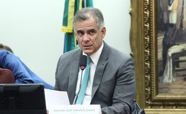 Projeto na Câmara estabelece regras para representação digital de direitos ligados a imóveis e condiciona validade ao registro na matrícula