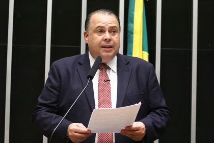 Câmara aprova regra para uniformes das seleções brasileiras usarem apenas as cores da bandeira