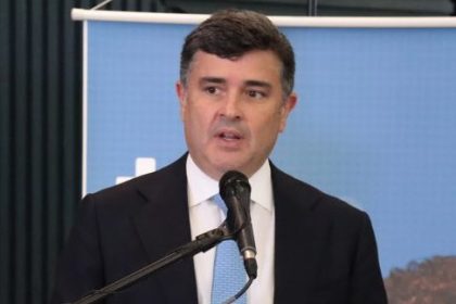 Projeto de lei autoriza conselhos regionais de medicina a punir empresas por atraso no pagamento de médicos